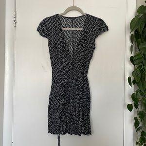 EUC Brandy Melville | Robbie Dress